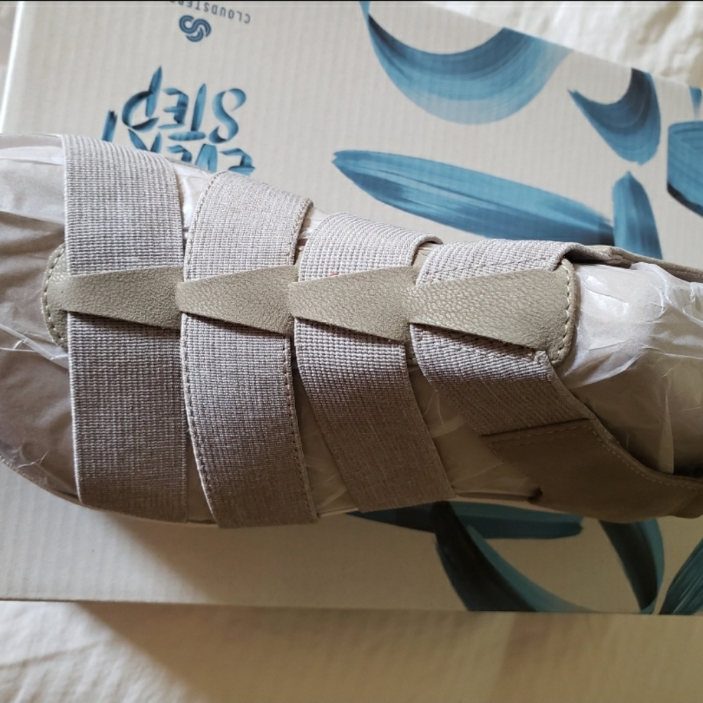 Women's Clark's Cloudsteppers. Area Shaylie. Sand/Sable. 7.5 M. EU 38. NIB.